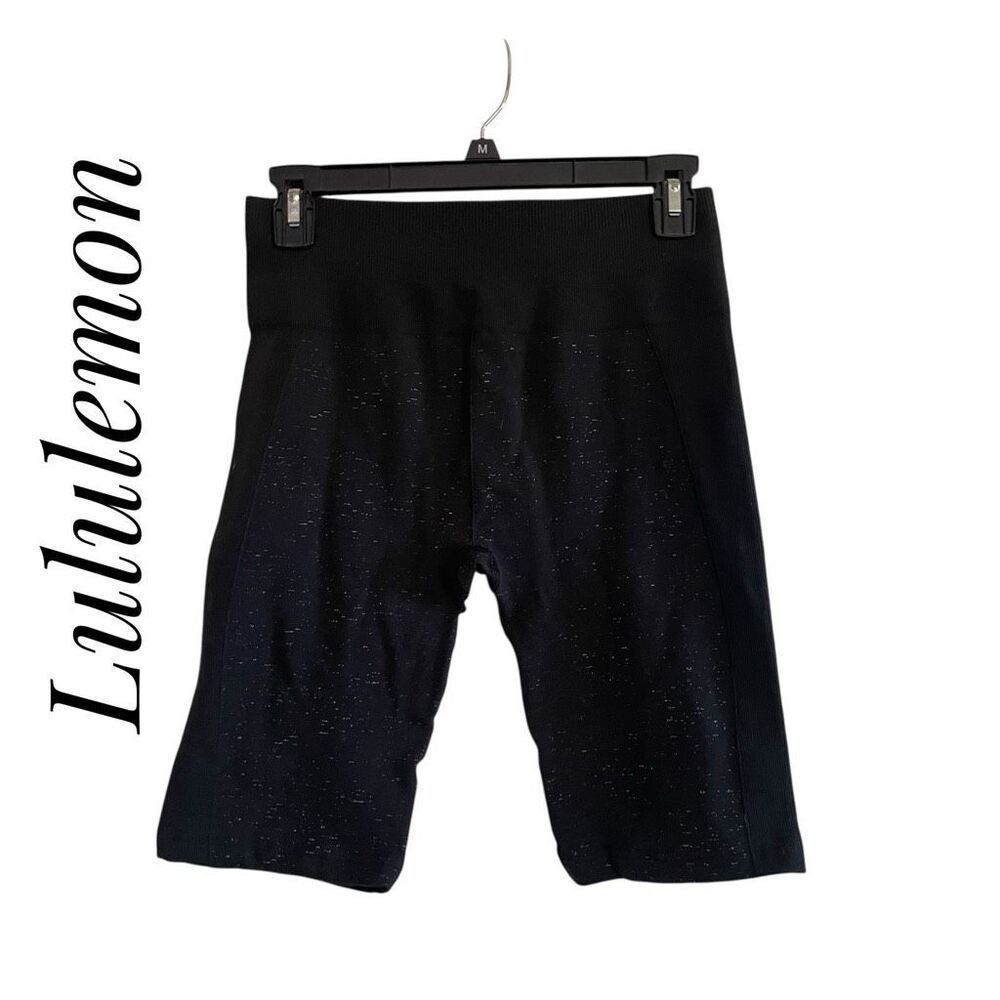 Lululemon Size 6 High Waisted Biker Shorts Black Speckled